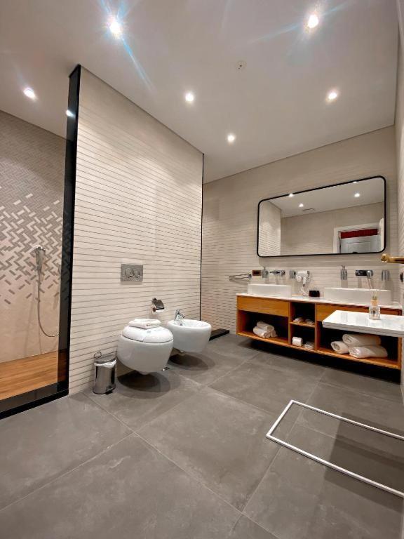 Crown Boutique Hotel دراس المظهر الخارجي الصورة