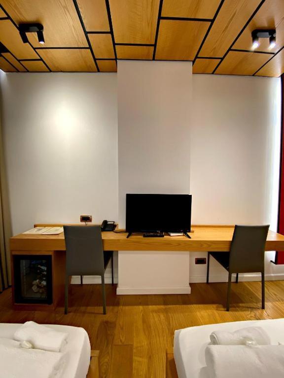 Crown Boutique Hotel دراس المظهر الخارجي الصورة