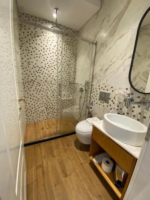 Crown Boutique Hotel دراس المظهر الخارجي الصورة