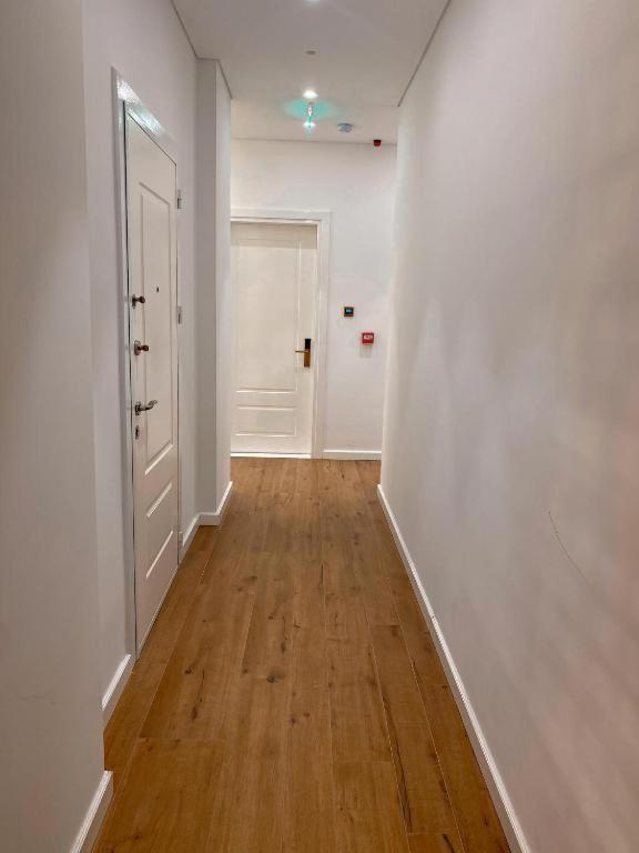 Crown Boutique Hotel دراس المظهر الخارجي الصورة